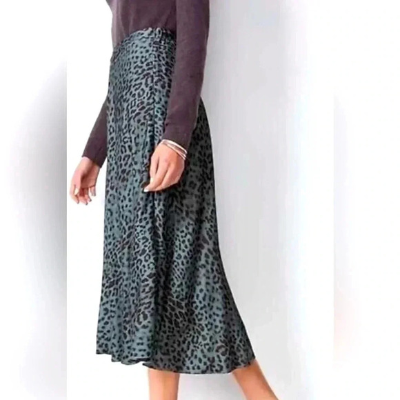 J JILL Animal Print A-Line Midi Skirt size Small - Picture 2 of 9